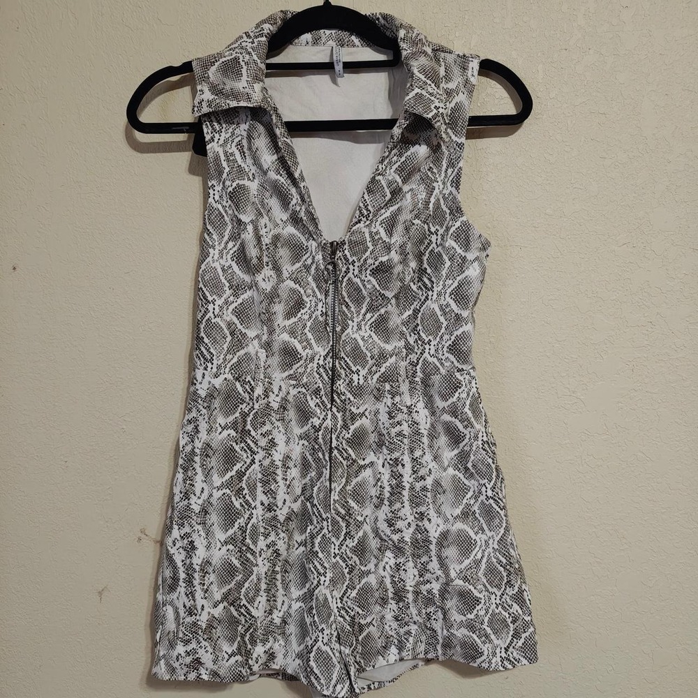 Urban Outfitters White Black Snake Print Sleeveless Zip Front Romper Womens S